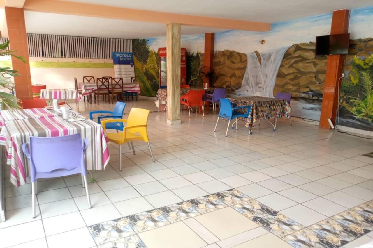 Residence Bethany Palace Абиджан Екстериор снимка